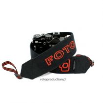 Czarny pasek z czerwonym haftem do aparatu fotograficznego noszonego na szyi lub na ramieniu